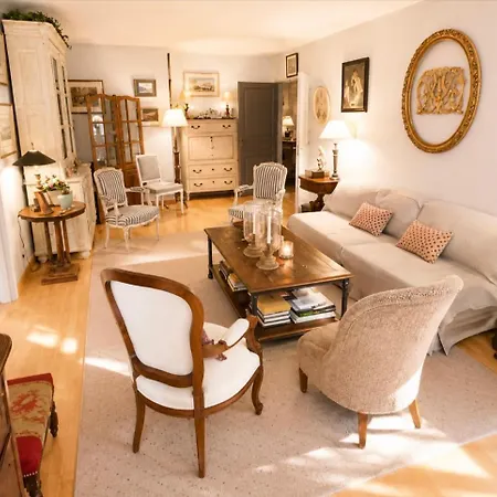 Le Billancourt Comfortable, Spacious And Well-equipped Булонь-Бийанкур