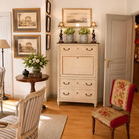 Le Billancourt Comfortable, Spacious And Well-equipped Булонь-Бийанкур